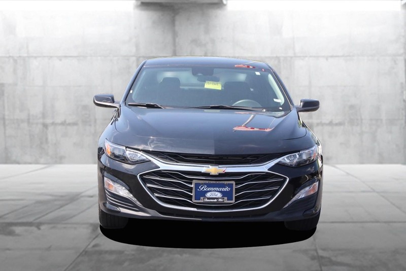 Chevrolet Malibu Vehicle Image 04