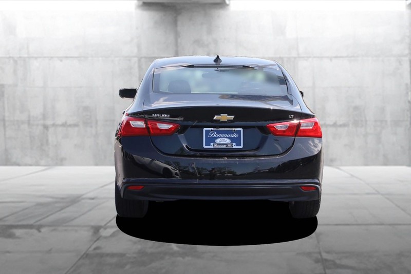 Chevrolet Malibu Vehicle Image 06
