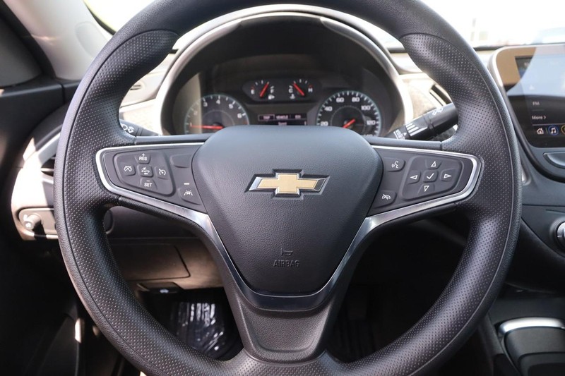 Chevrolet Malibu Vehicle Image 10