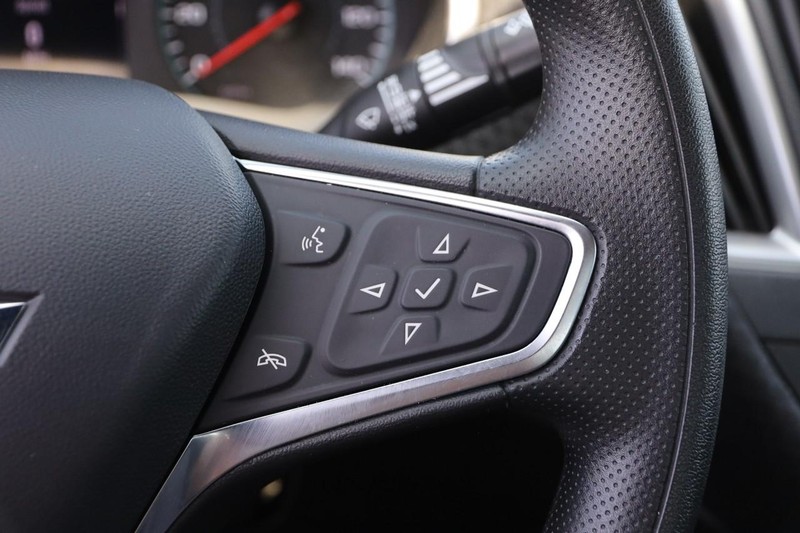 Chevrolet Malibu Vehicle Image 12