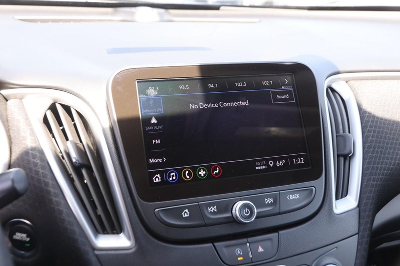 Chevrolet Malibu Vehicle Image 14