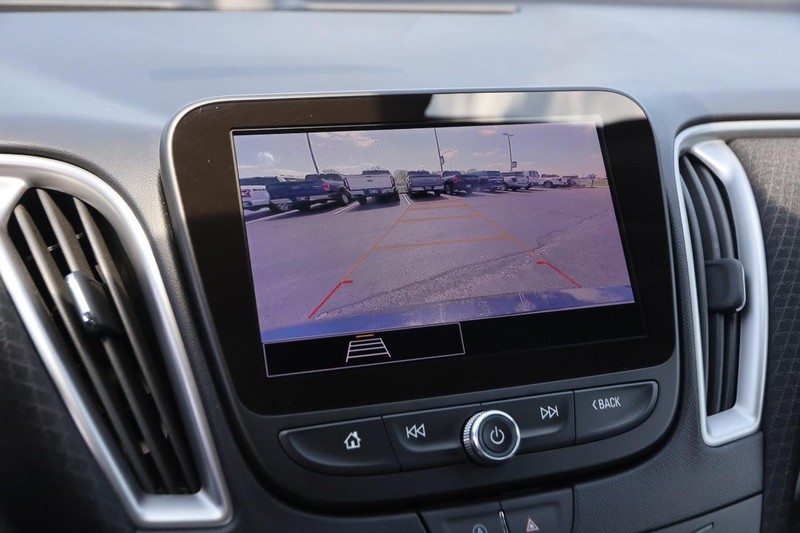 Chevrolet Malibu Vehicle Image 15
