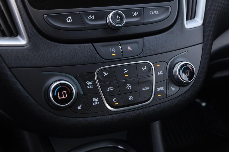 Chevrolet Malibu Vehicle Image 16