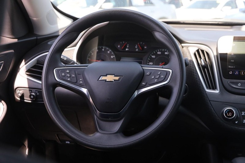 Chevrolet Malibu Vehicle Image 19