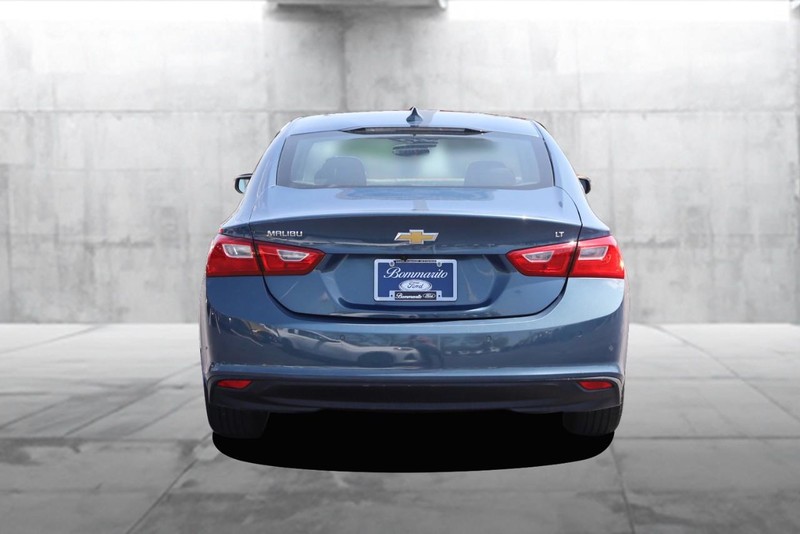 Chevrolet Malibu Vehicle Image 06