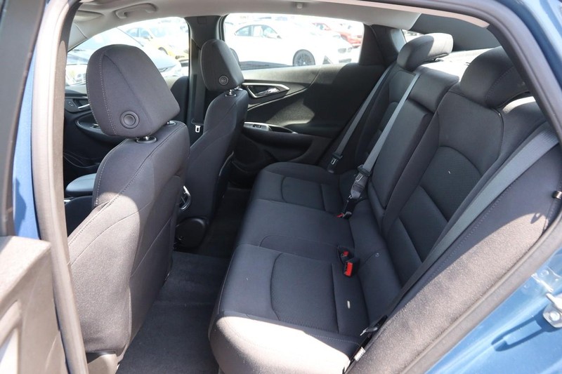 Chevrolet Malibu Vehicle Image 10