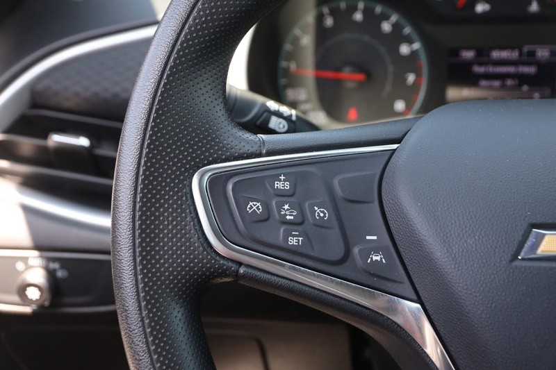 Chevrolet Malibu Vehicle Image 12