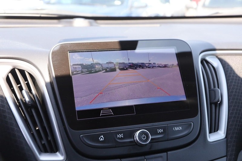 Chevrolet Malibu Vehicle Image 16