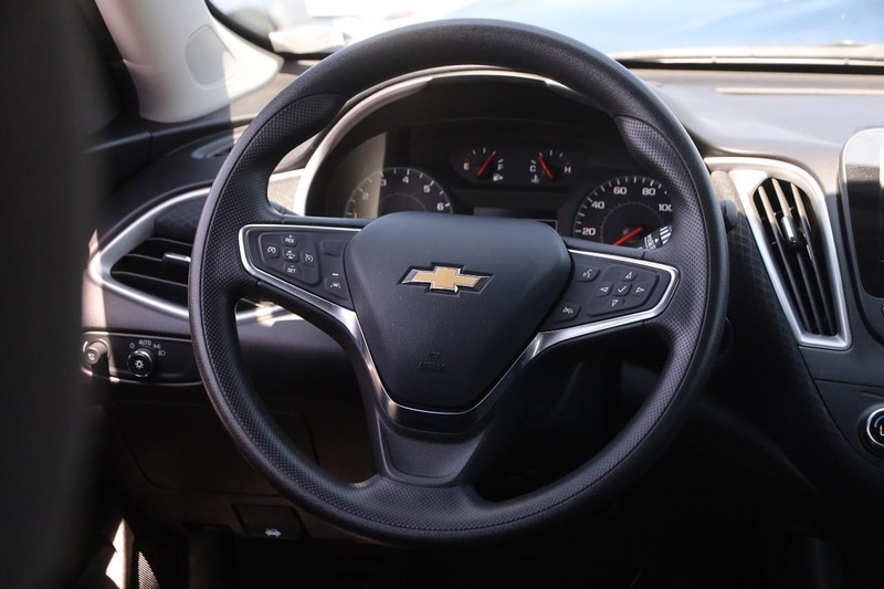 Chevrolet Malibu Vehicle Image 20