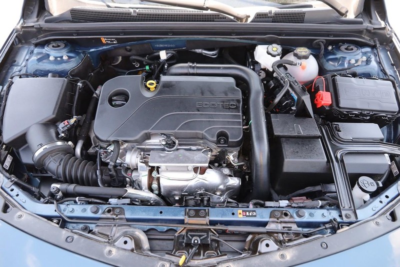 Chevrolet Malibu Vehicle Image 24