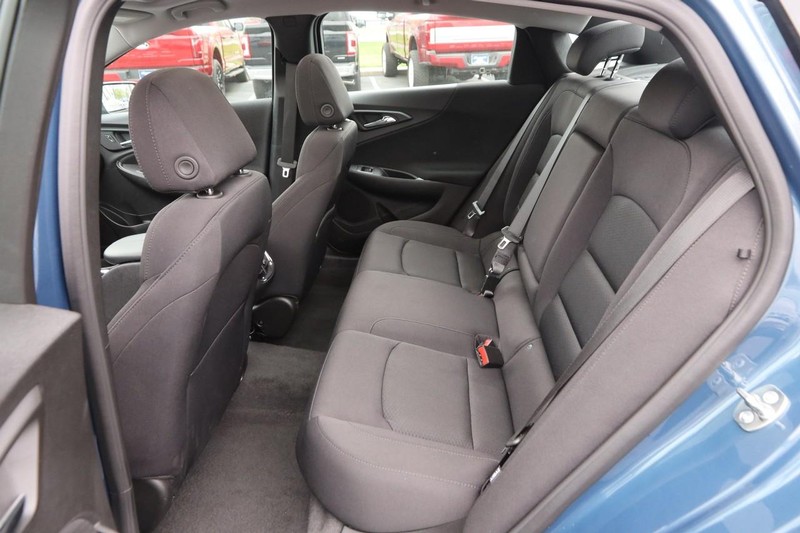 Chevrolet Malibu Vehicle Image 10