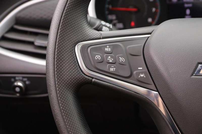 Chevrolet Malibu Vehicle Image 12