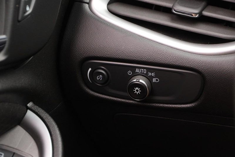 Chevrolet Malibu Vehicle Image 18