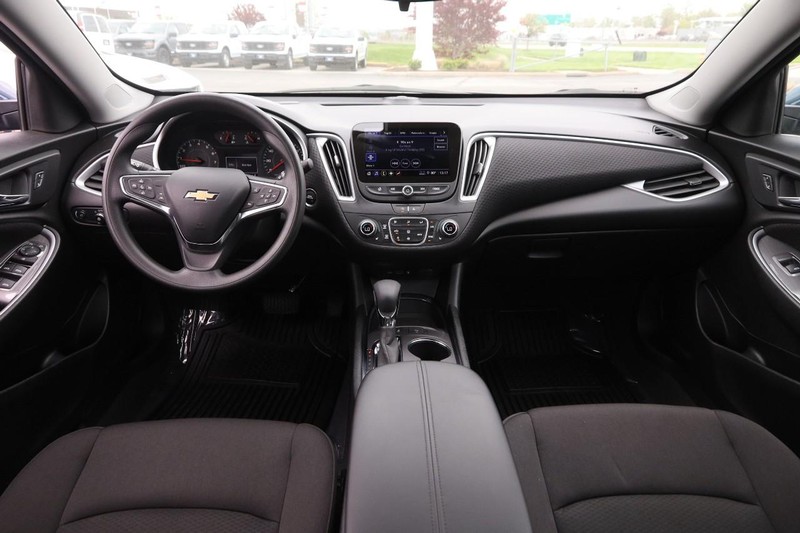 Chevrolet Malibu Vehicle Image 19