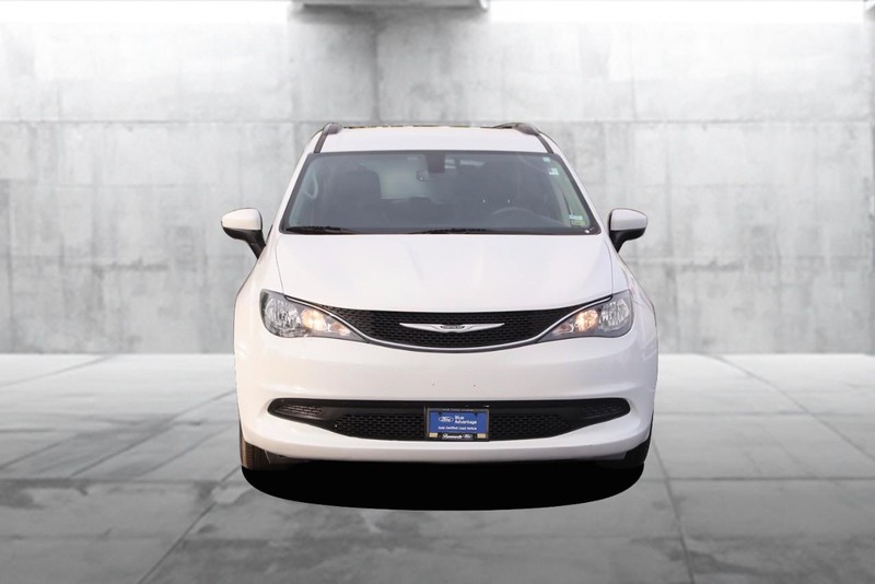Chrysler Voyager Vehicle Image 04