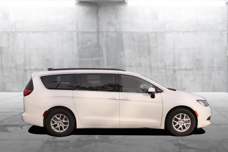 Chrysler Voyager Vehicle Image 05