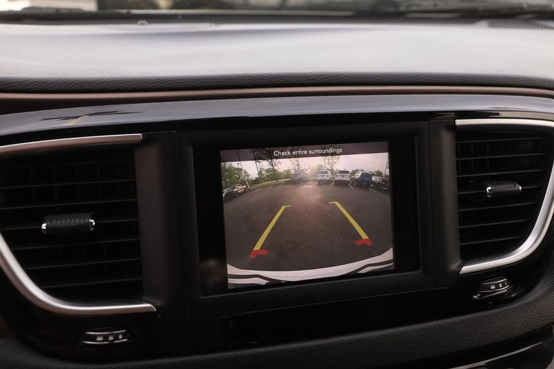Chrysler Voyager Vehicle Image 18