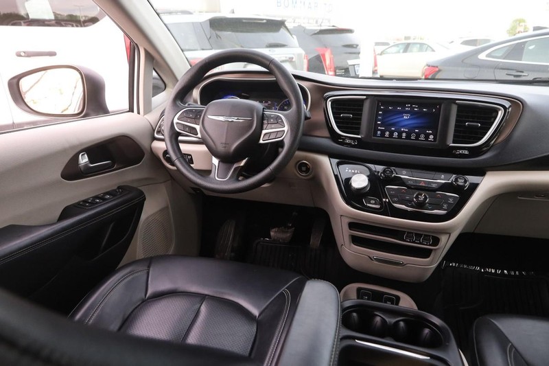 Chrysler Voyager Vehicle Image 23