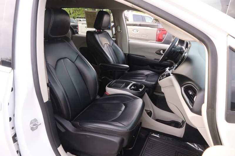 Chrysler Voyager Vehicle Image 27