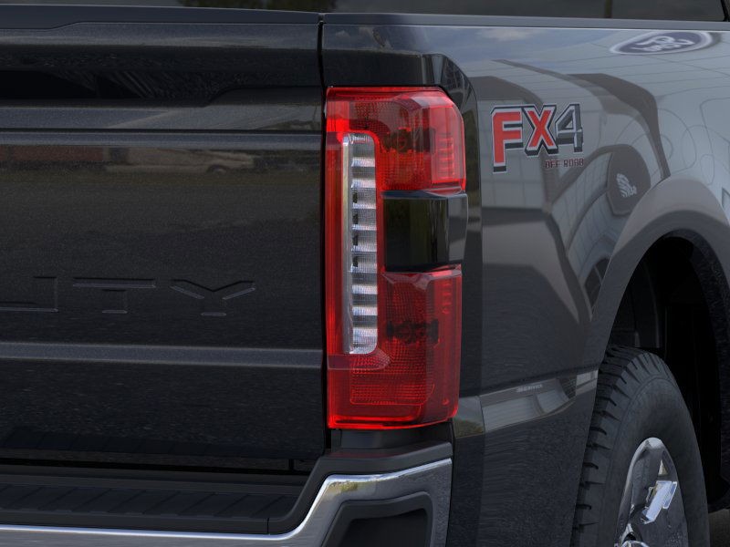 Ford Super Duty F-250 SRW Vehicle Image 21