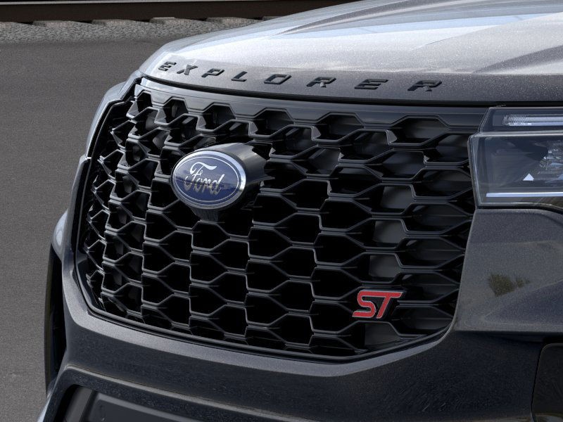 Ford Explorer Vehicle Image 17