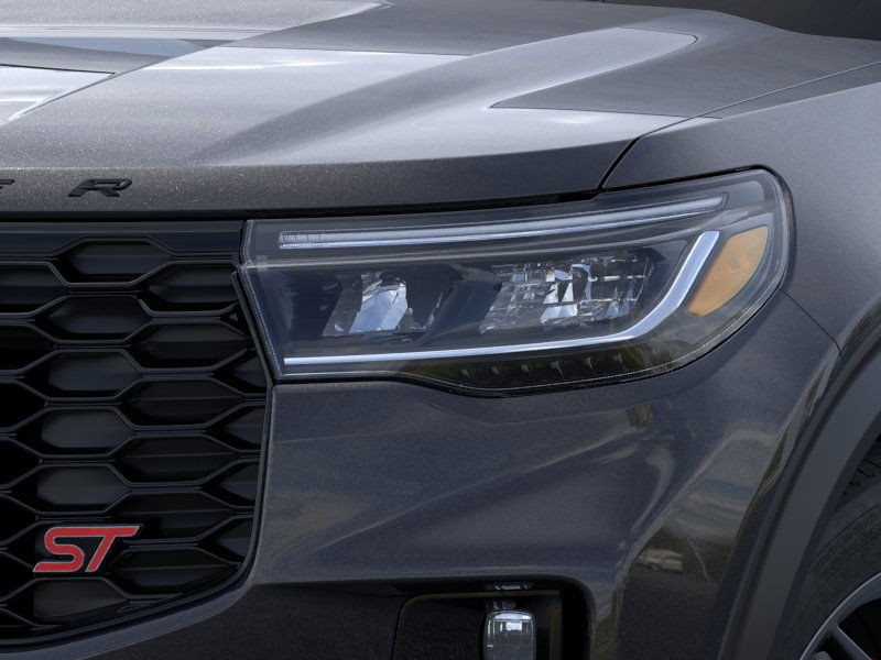 Ford Explorer Vehicle Image 18