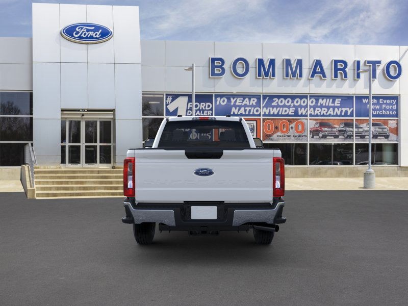 Ford Super Duty F-250 SRW Vehicle Image 05