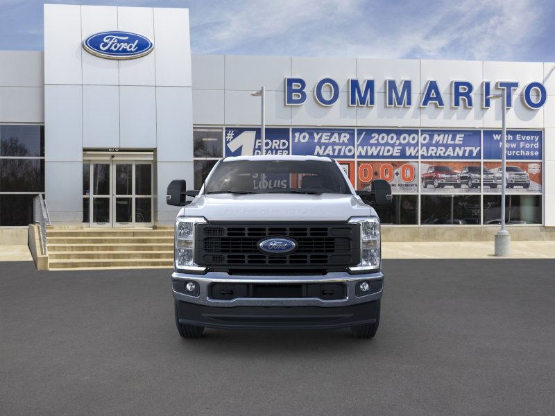 Ford Super Duty F-250 SRW Vehicle Image 06
