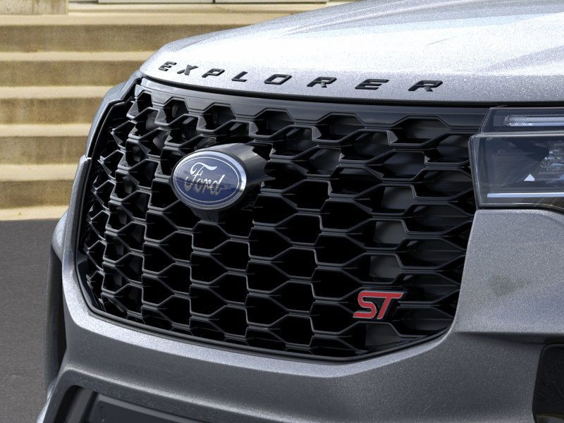Ford Explorer Vehicle Image 17