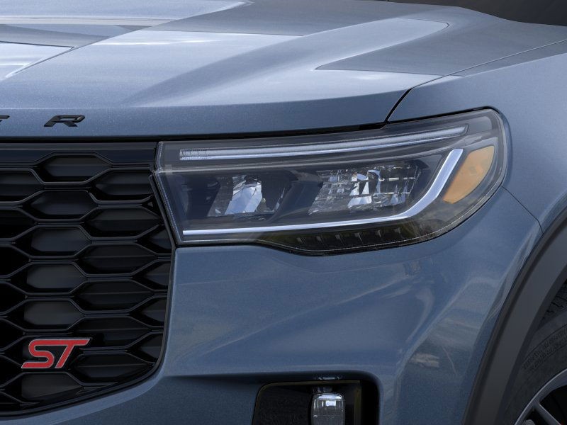 Ford Explorer Vehicle Image 18