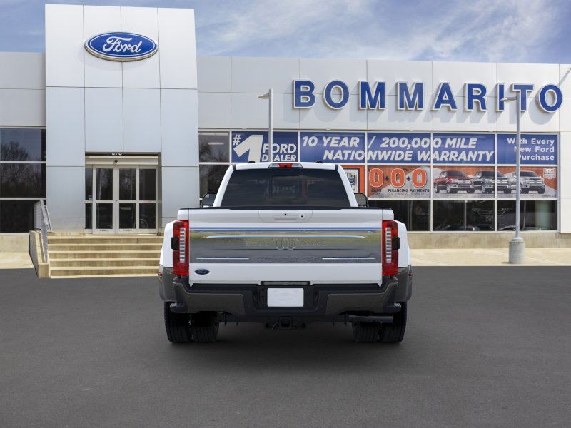 Ford Super Duty F-450 DRW Vehicle Image 05