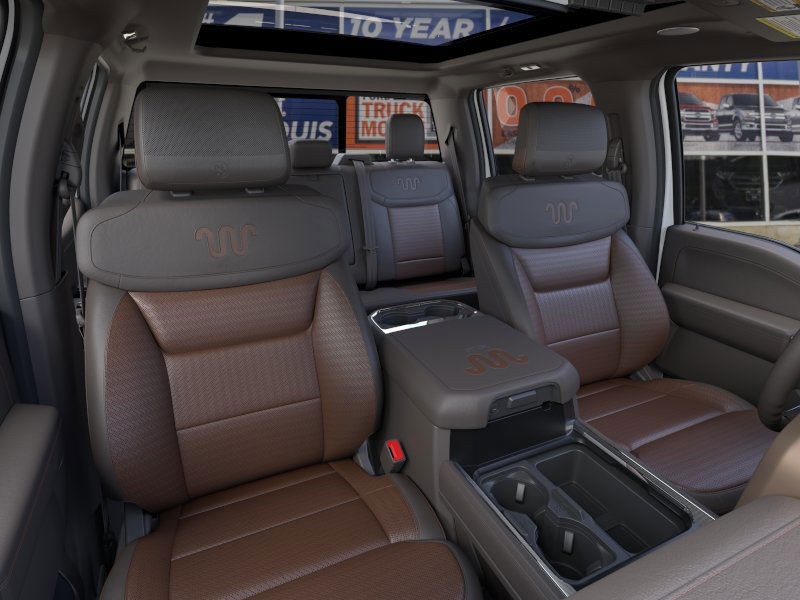 Ford Super Duty F-450 DRW Vehicle Image 10