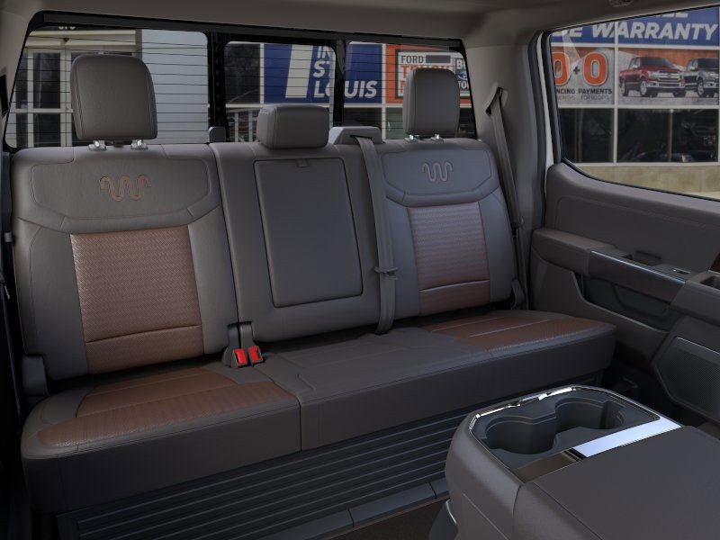 Ford Super Duty F-450 DRW Vehicle Image 11