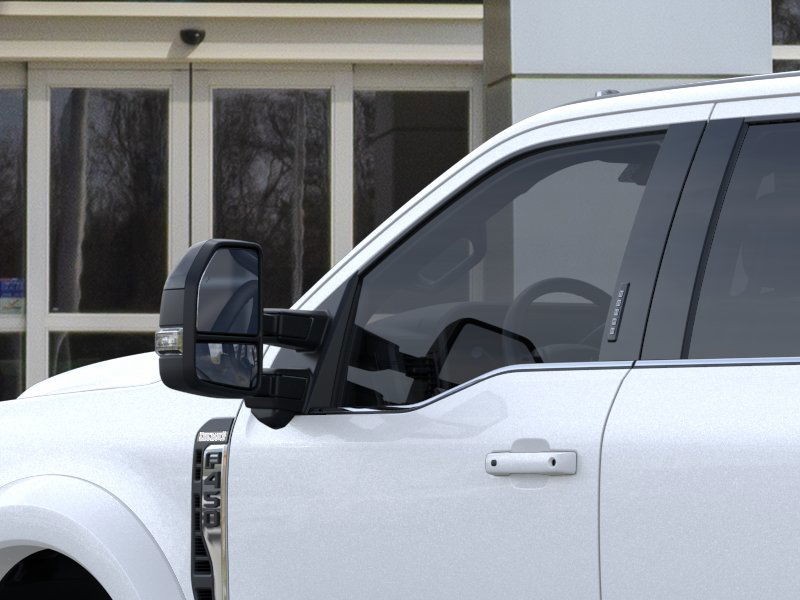 Ford Super Duty F-450 DRW Vehicle Image 20