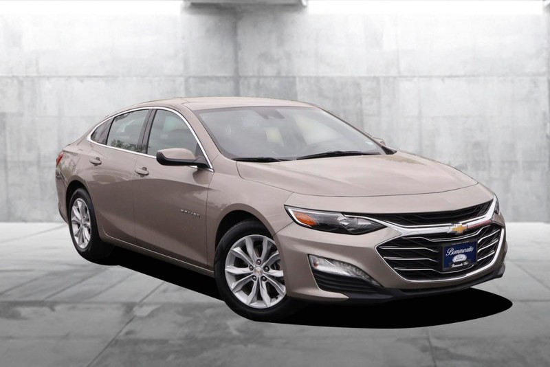 Chevrolet Malibu Vehicle Full-screen Gallery Image 02