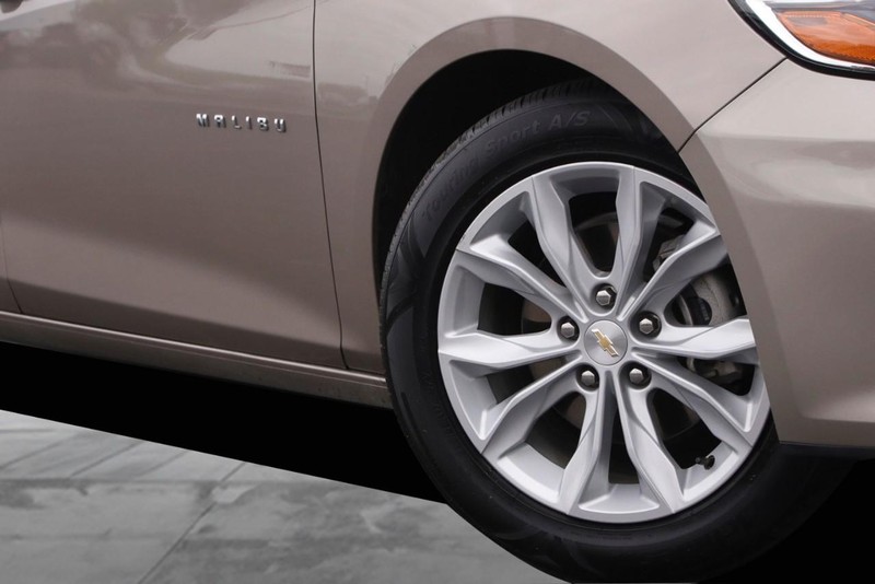 Chevrolet Malibu Vehicle Full-screen Gallery Image 03