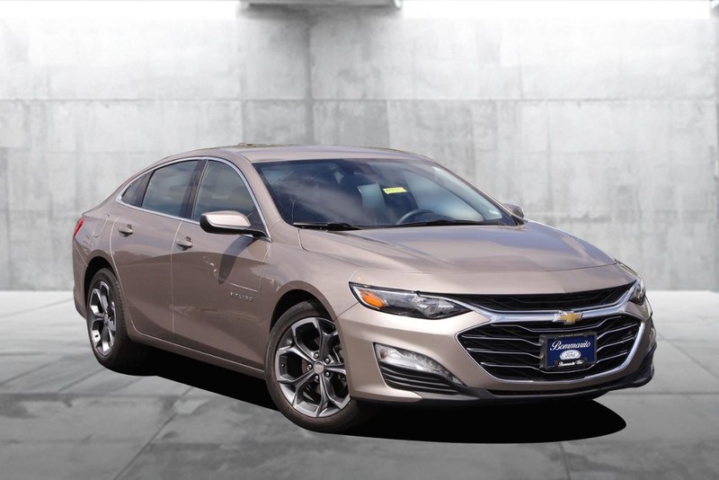 Chevrolet Malibu Vehicle Image 02