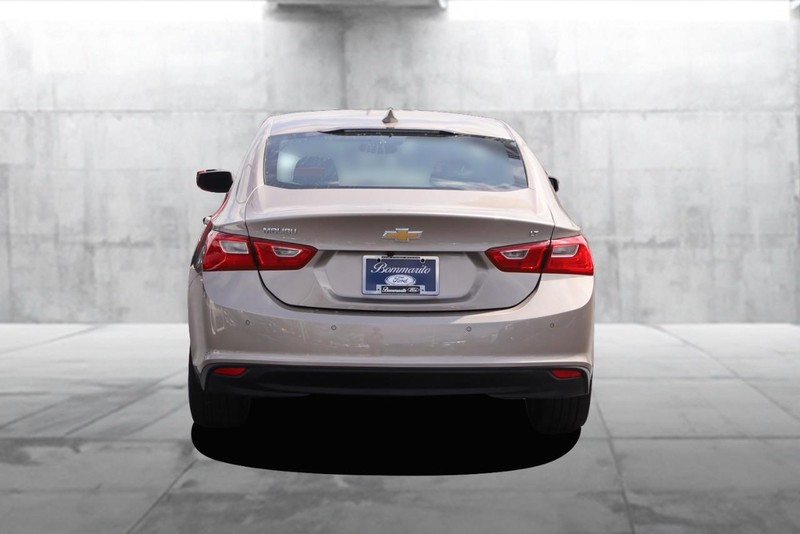 Chevrolet Malibu Vehicle Image 06