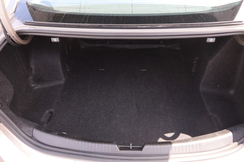Chevrolet Malibu Vehicle Image 07