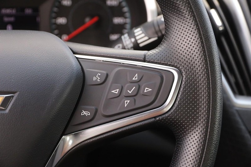 Chevrolet Malibu Vehicle Image 12