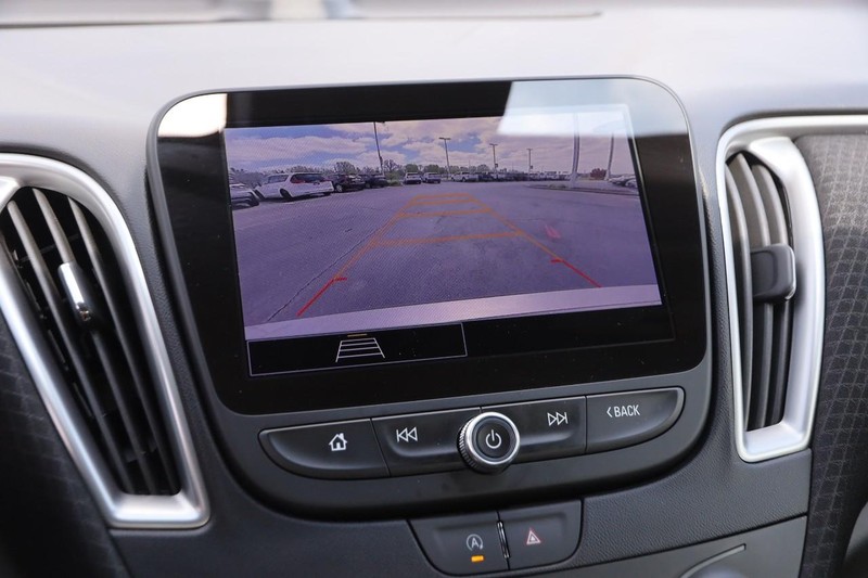 Chevrolet Malibu Vehicle Image 16