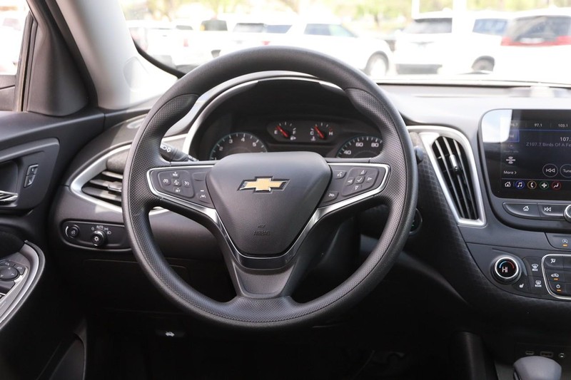 Chevrolet Malibu Vehicle Image 20