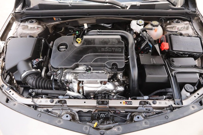 Chevrolet Malibu Vehicle Image 24