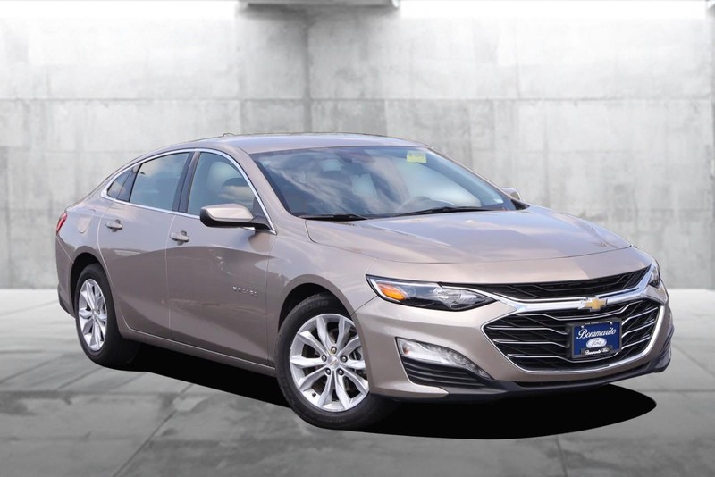 Chevrolet Malibu Vehicle Image 02