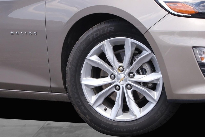 Chevrolet Malibu Vehicle Image 03