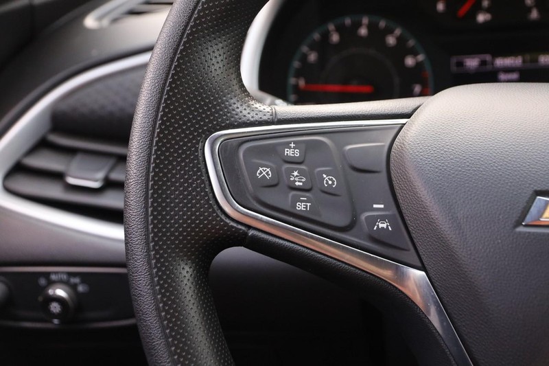Chevrolet Malibu Vehicle Image 11