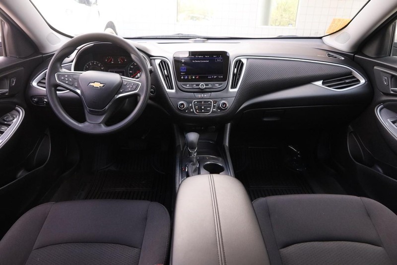 Chevrolet Malibu Vehicle Image 19