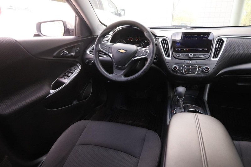Chevrolet Malibu Vehicle Image 20