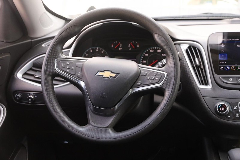 Chevrolet Malibu Vehicle Image 21