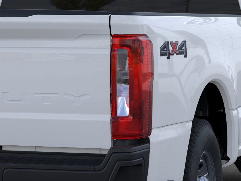 Ford Super Duty F-250 SRW Vehicle Image 21